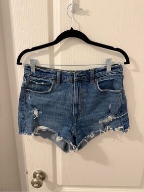 Abercrombie & Fitch High Rise Mom Short, size 28